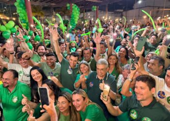 Walter Alves e Garibaldi reúnem multidão em Parnamirim, terceiro maior colégio eleitoral do RN