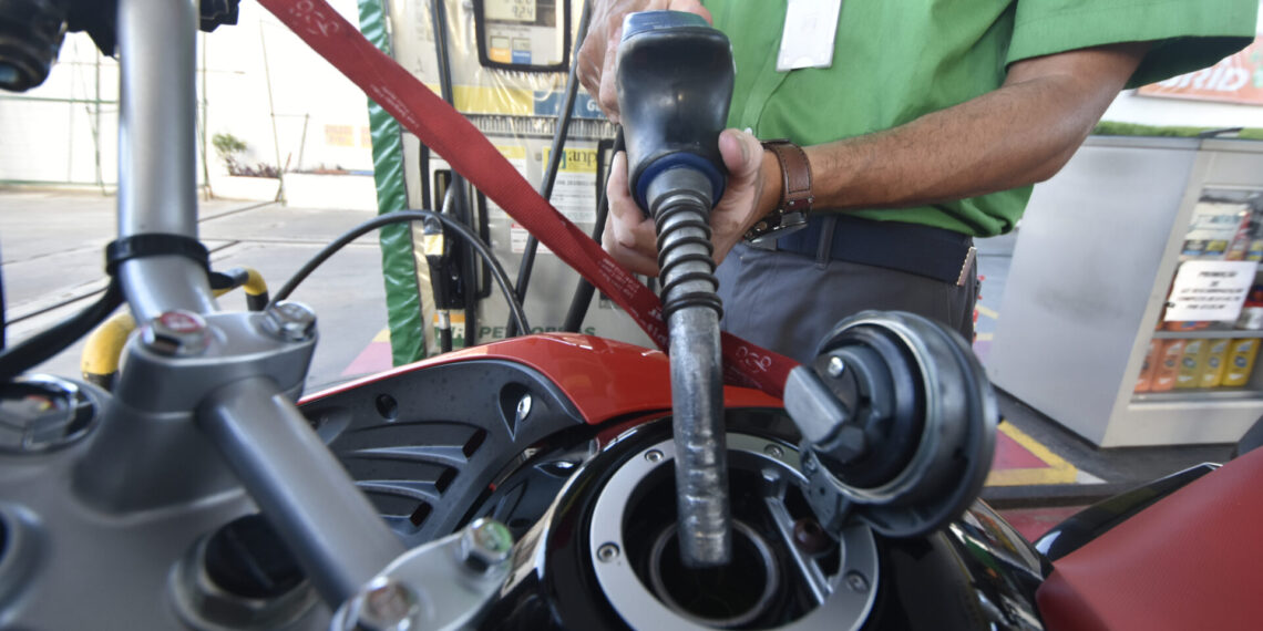 Após duas semanas de queda, gasolina volta a subir na Refinaria Clara Camarão