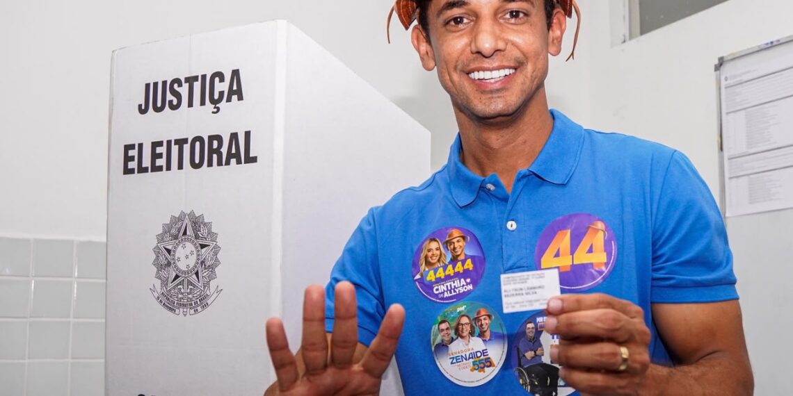 Após votar, Allyson diz estar pronto para trabalhar pelo povo do Rio Grande do Norte