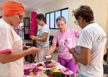 Prefeitura de Pau dos Ferros promove oficina de lenços e turbantes para mulheres em tratamento contra o câncer