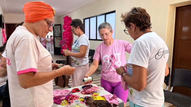 Prefeitura de Pau dos Ferros promove oficina de lenços e turbantes para mulheres em tratamento contra o câncer